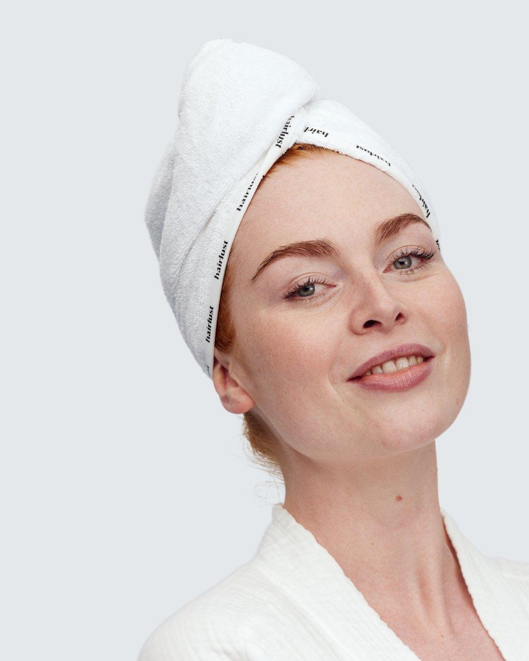 Hairlust Bamboo Hair Towel Wrap i hvit — turbanhåndkle av bambus for skånsom tørking